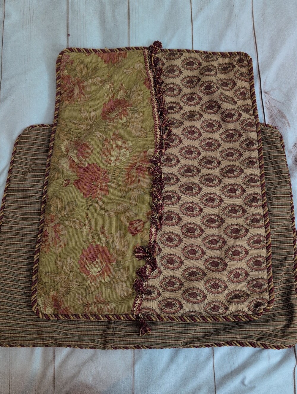 Ashley Furniture Standard Pillow Shams Pair 20x26 Floral Paisley Fringe Cottage
